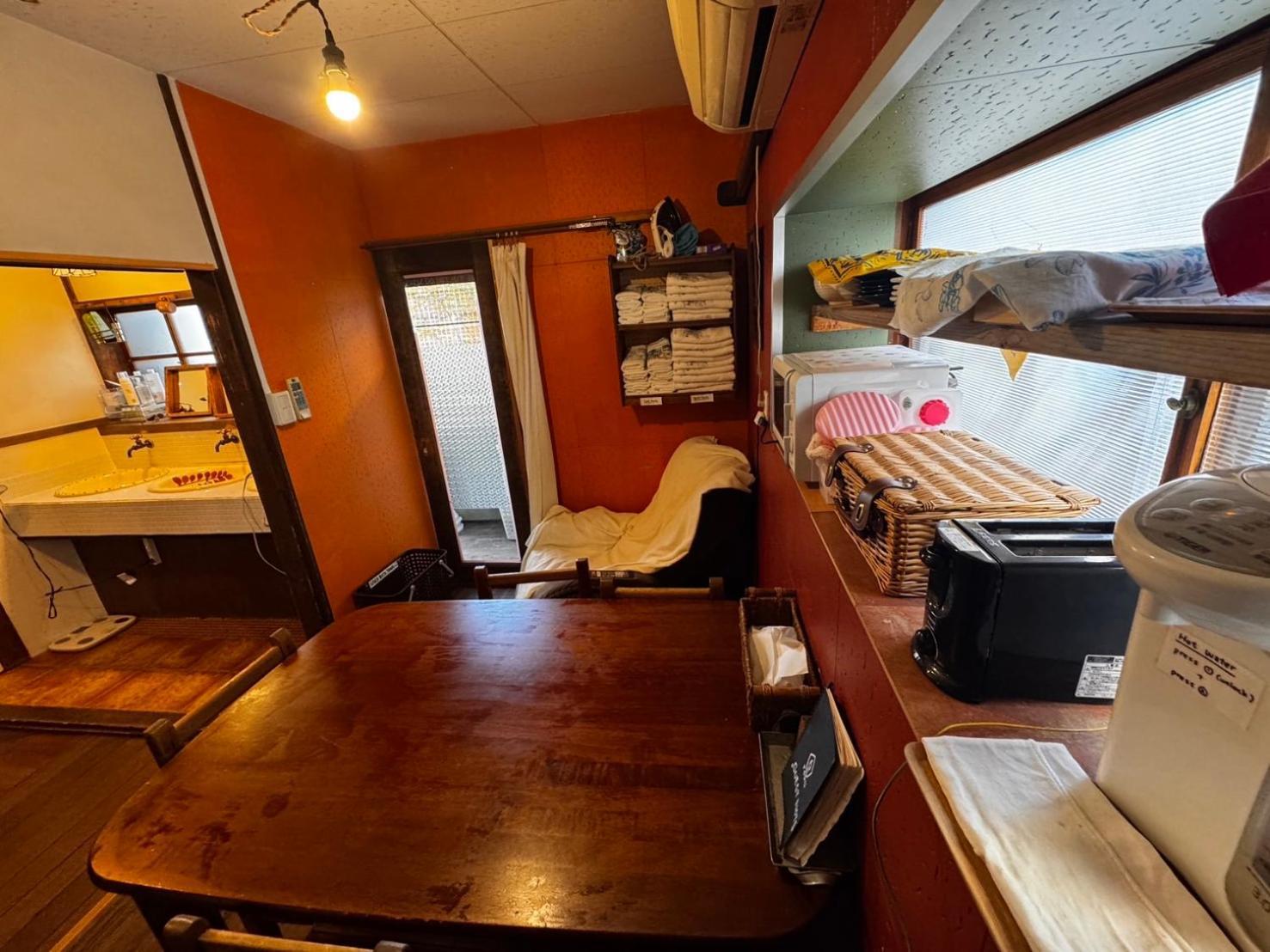 Roku Hostel Hiroshima Eksteriør billede
