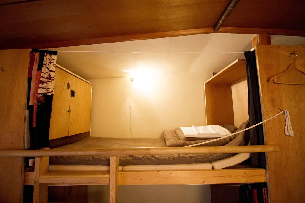 Roku Hostel Hiroshima Eksteriør billede